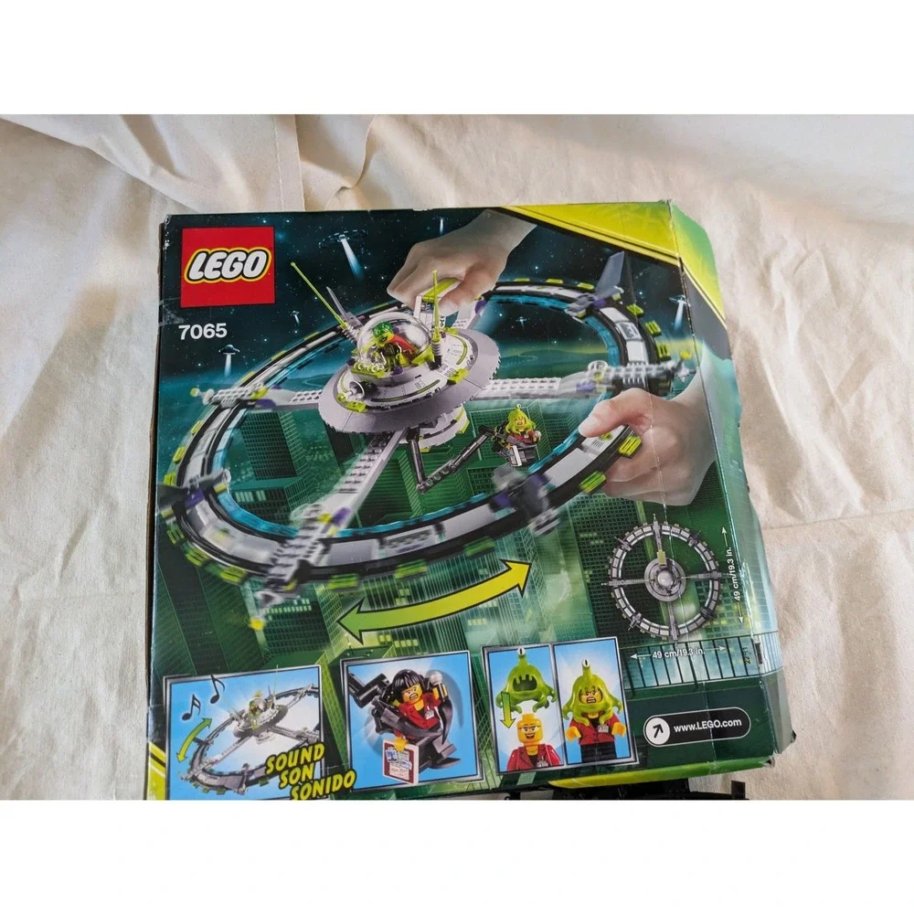 Lego Alien Conquest Alien Mothership 7065 Set New Bags Box 90% Complete - Picture 7 of 7